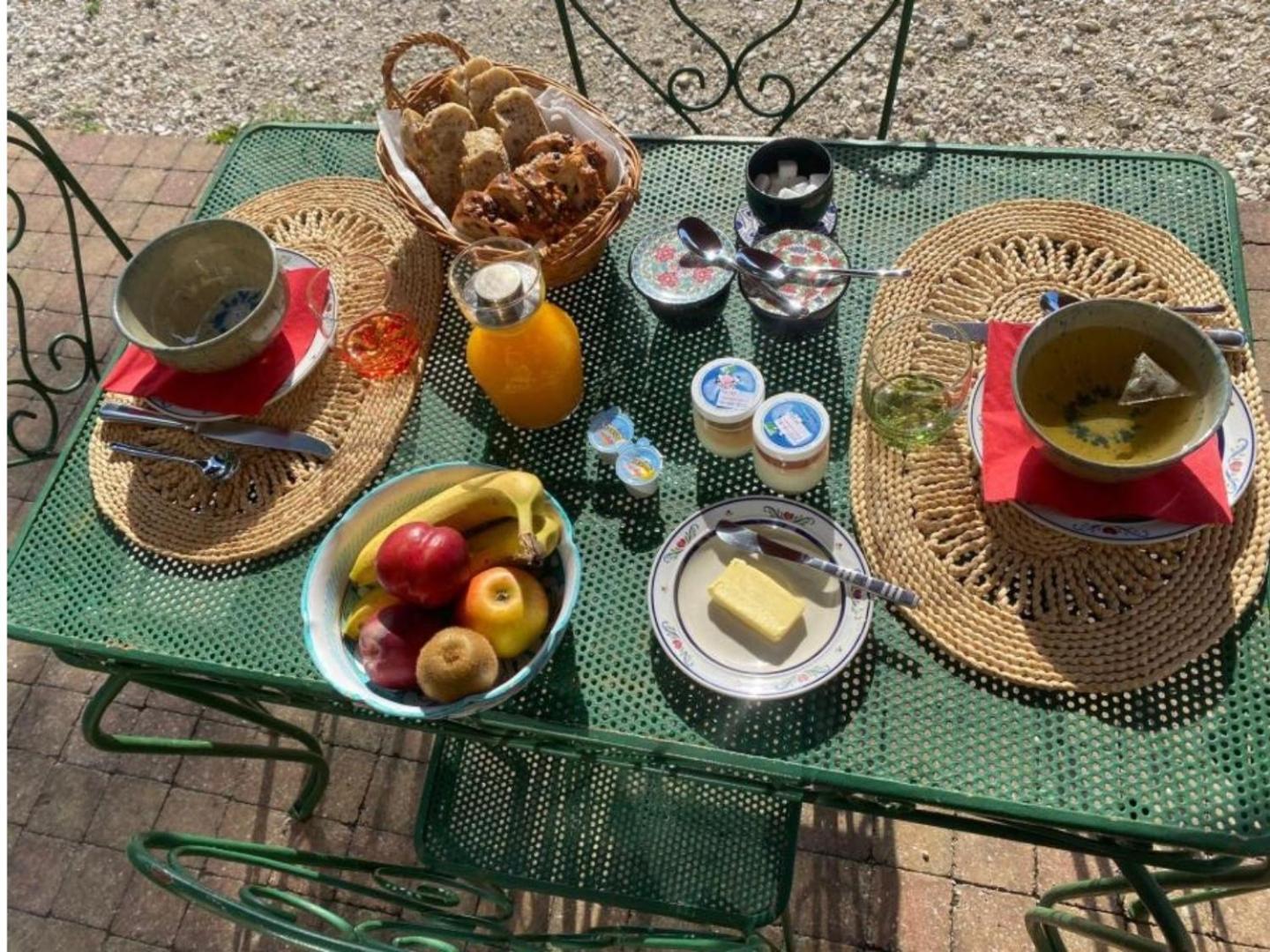 לינה וארוחת בוקר Ceyzerieu Chez Karine מראה חיצוני תמונה
